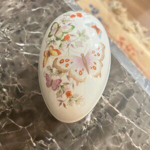 Vintage Avon 1974 Porcelain Butterfly Trinket Box – 22K Gold Trim